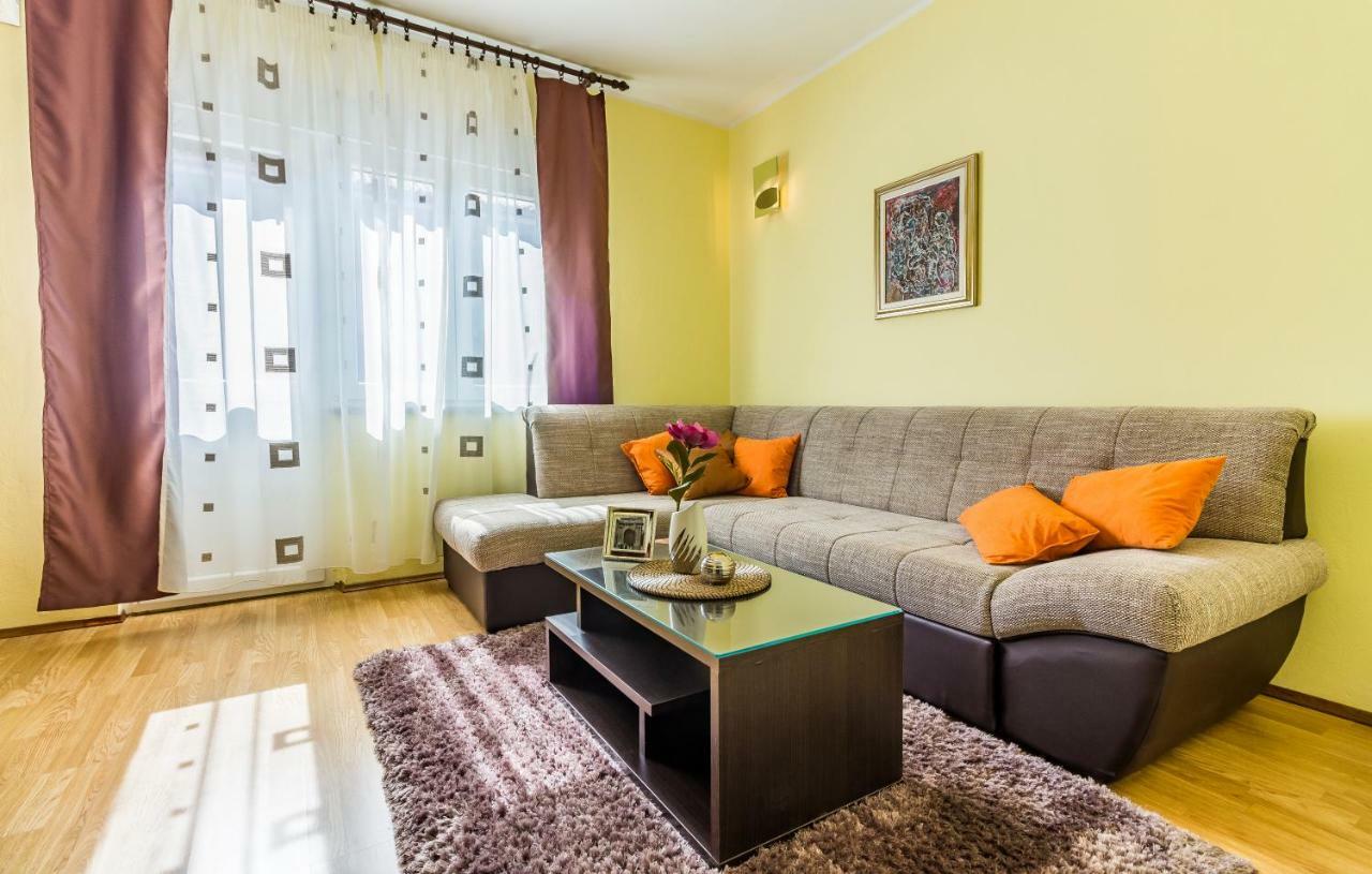 Pula Apartment Exterior foto